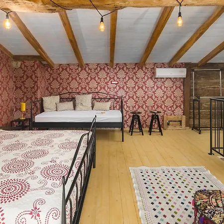 Stunning In Golubici With Kitchen Prázdninový dům